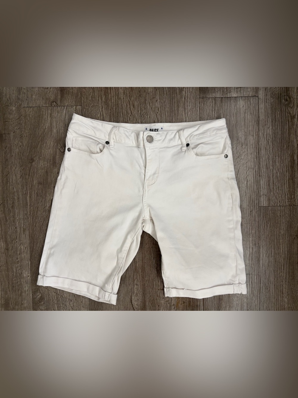 Paige White Denim Bermuda Shorts Cuffed Size 29 Stretch
